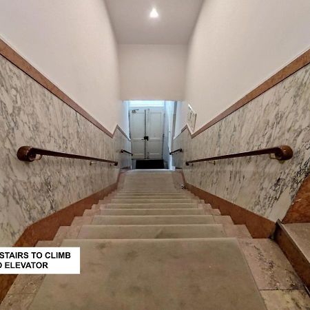 Big Apartment A Stone'S Throw From The Duomo ฟลอเรนซ์ ภายนอก รูปภาพ