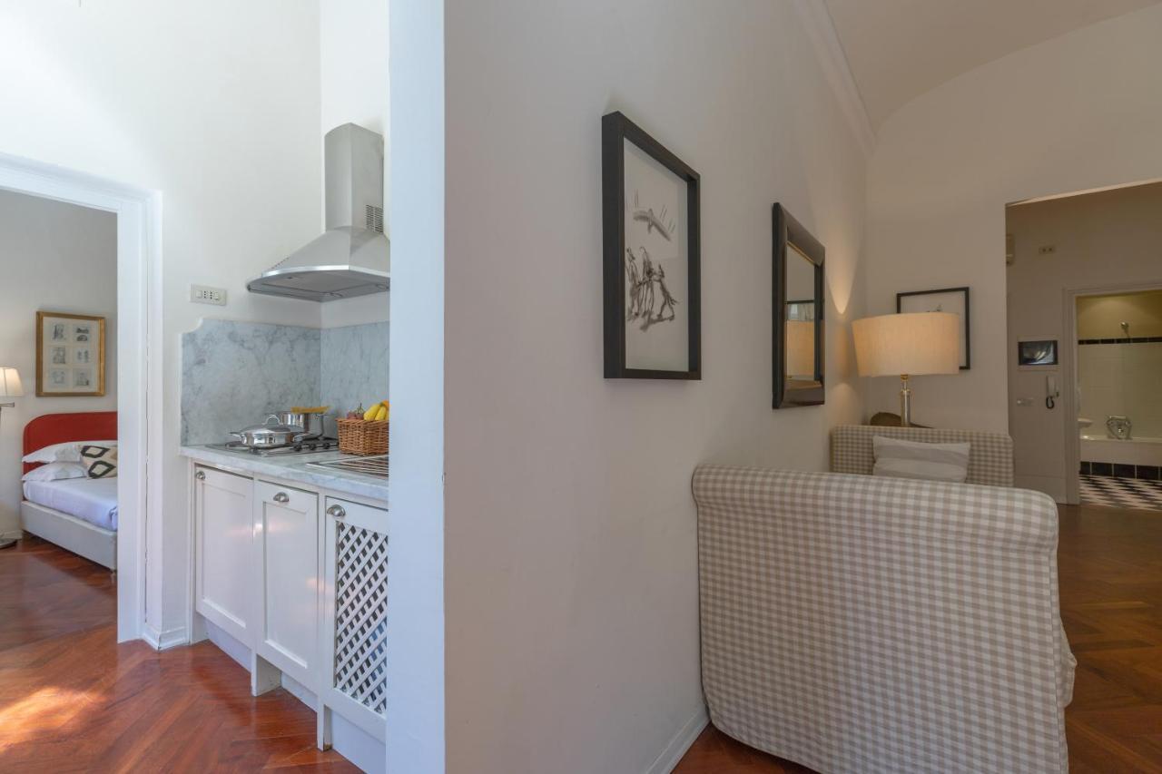 Big Apartment A Stone'S Throw From The Duomo ฟลอเรนซ์ ภายนอก รูปภาพ