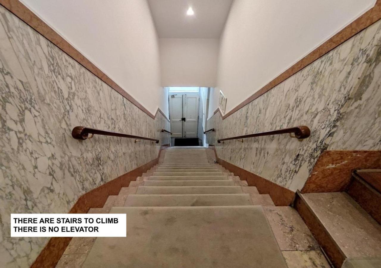 Big Apartment A Stone'S Throw From The Duomo ฟลอเรนซ์ ภายนอก รูปภาพ